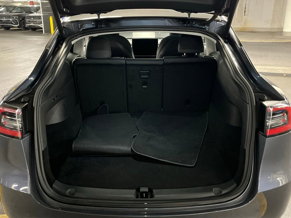 Used 2020 Tesla Model Y Long Range image 35