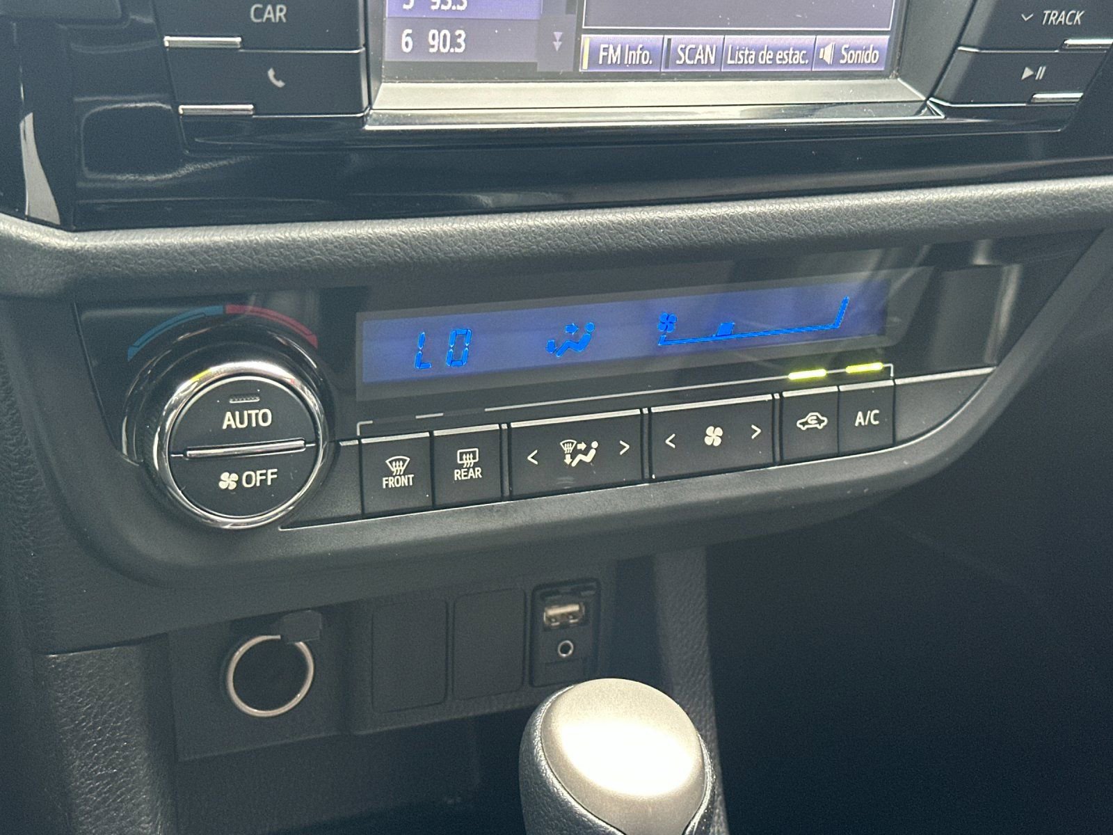 Used 2015 Toyota Corolla S image 18