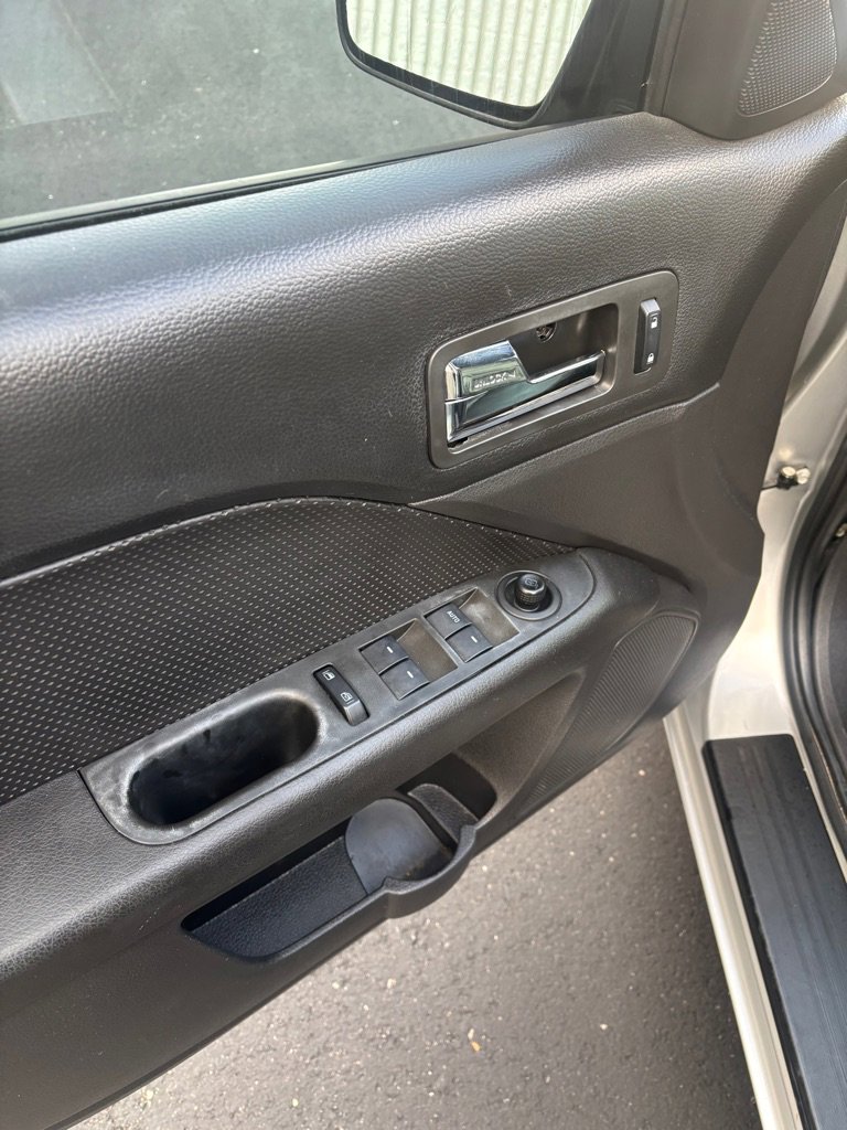 Used 2009 Ford Fusion SEL image 6