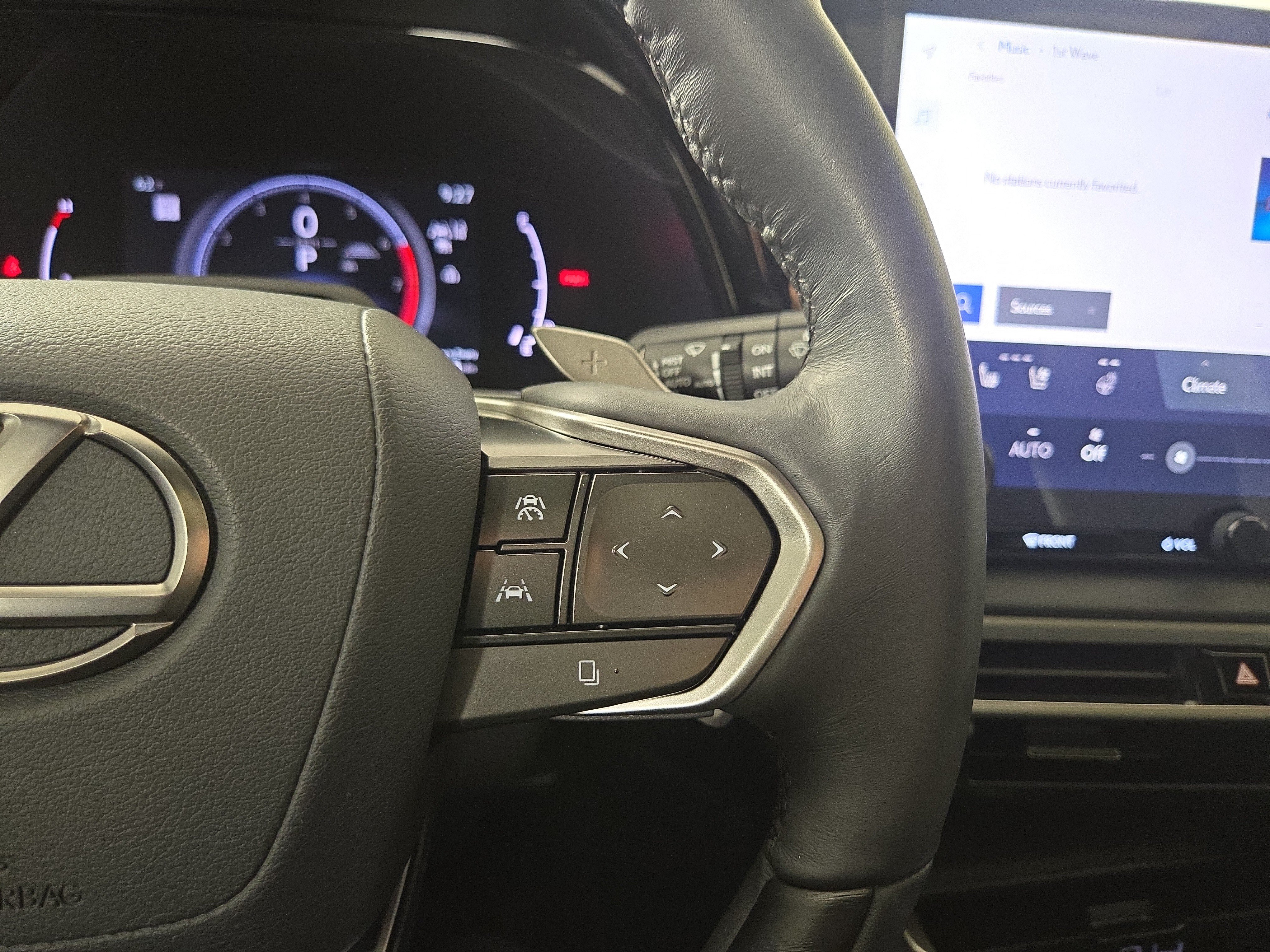 Used 2023 Lexus RX 350 Premium Plus w/ Accessory Package (Z1) AWD/4WD image 17