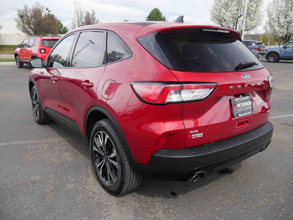 Used 2022 Ford Escape SE w/ SE Sport Appearance Package image 15