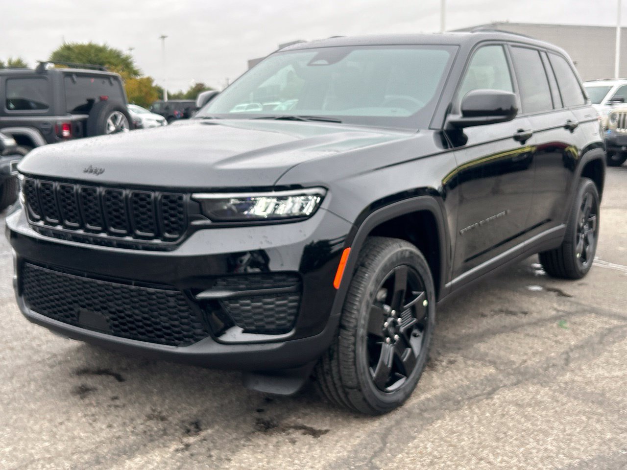 New 2027 Jeep Grand Cherokee Laredo X AWD/4WD image 7