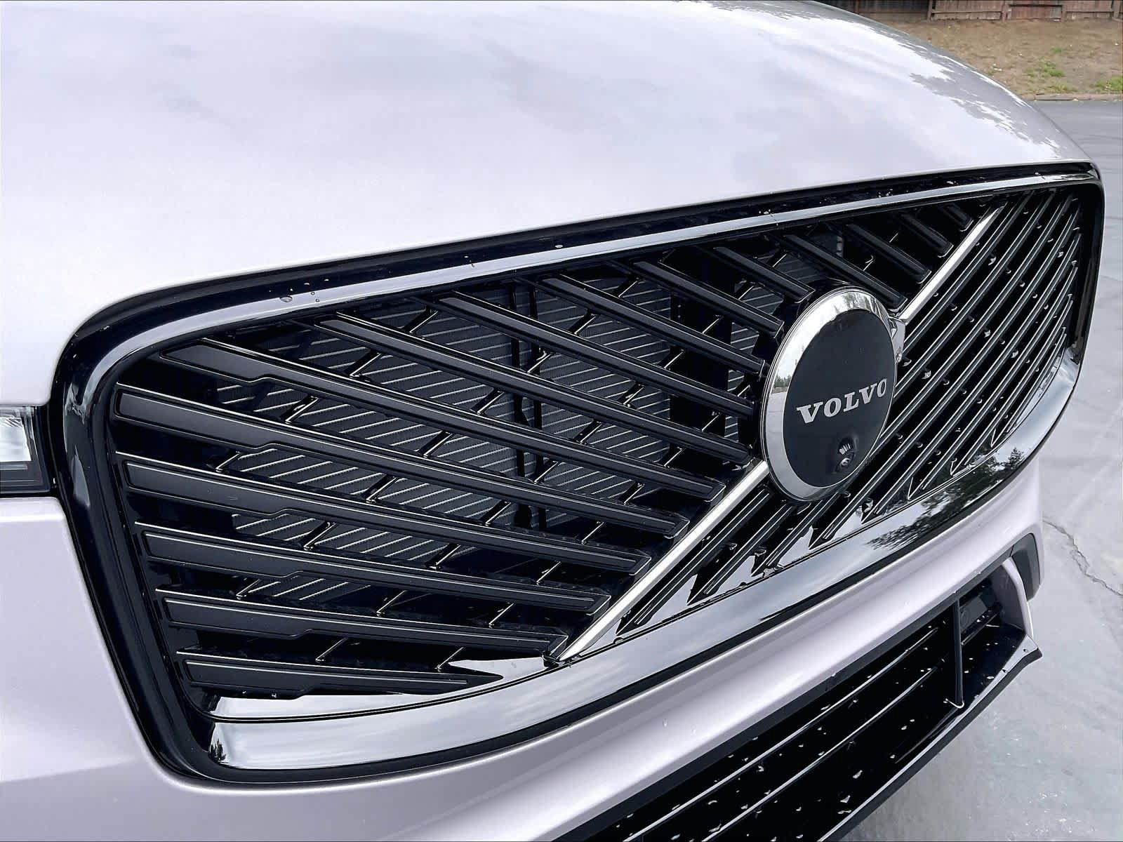 New 2026 Volvo XC60 T8 Plus w/ Climate Package PRO AWD/4WD image 33