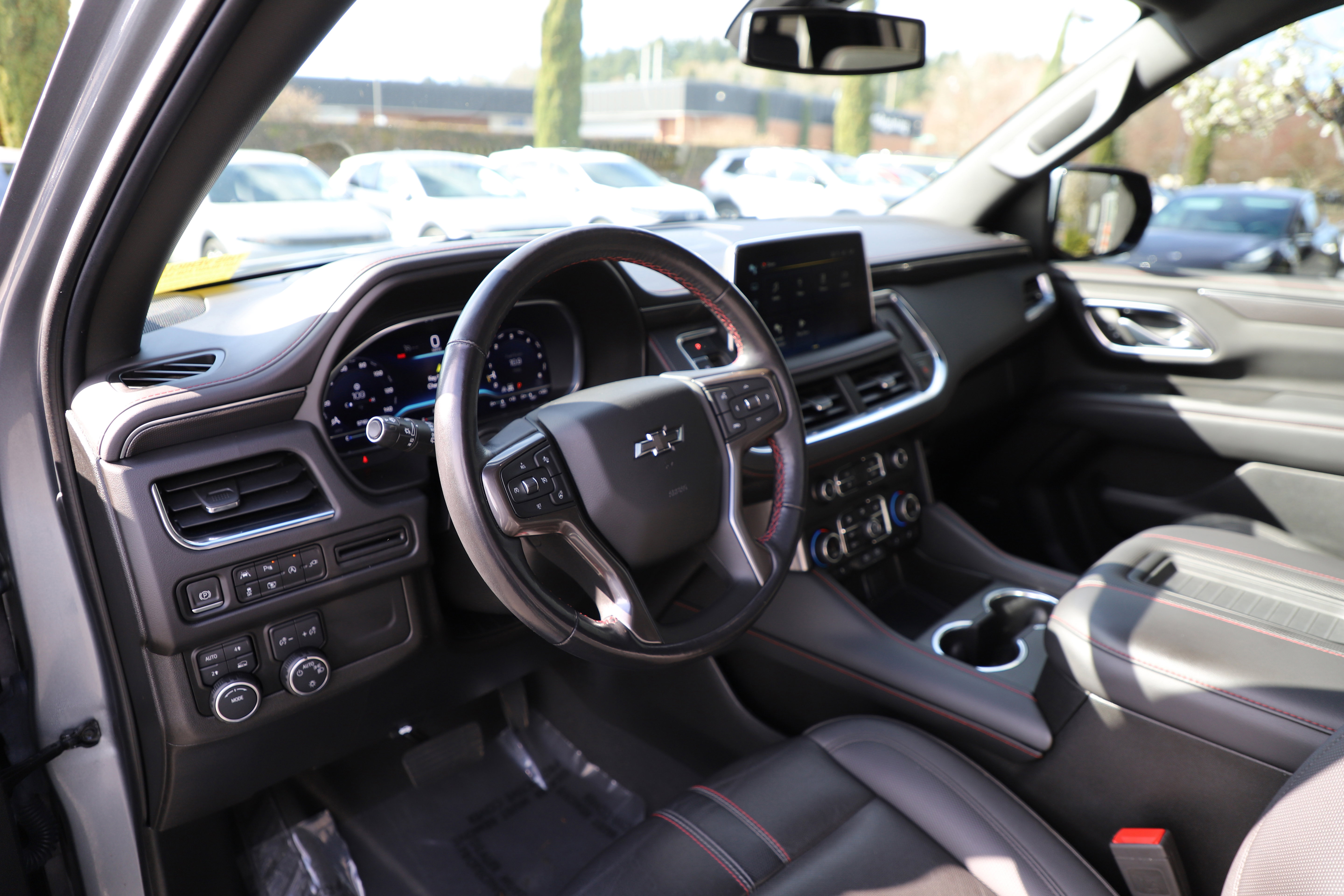 Used 2022 Chevrolet Suburban RST w/ Luxury Package image 19