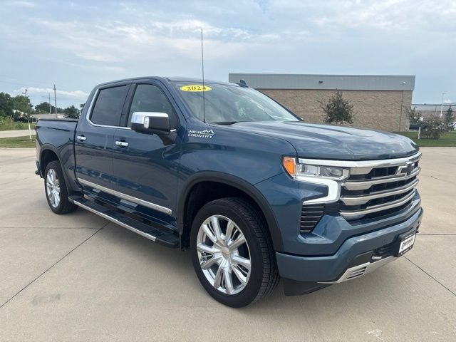 Used 2024 Chevrolet Silverado 1500 High Country w/ High Country Premium Package AWD/4WD image 39