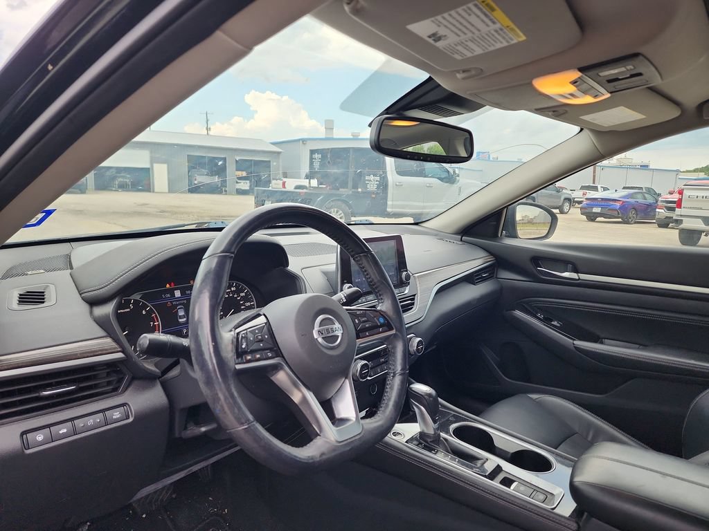 Used 2020 Nissan Altima 2.5 Platinum FWD image 10