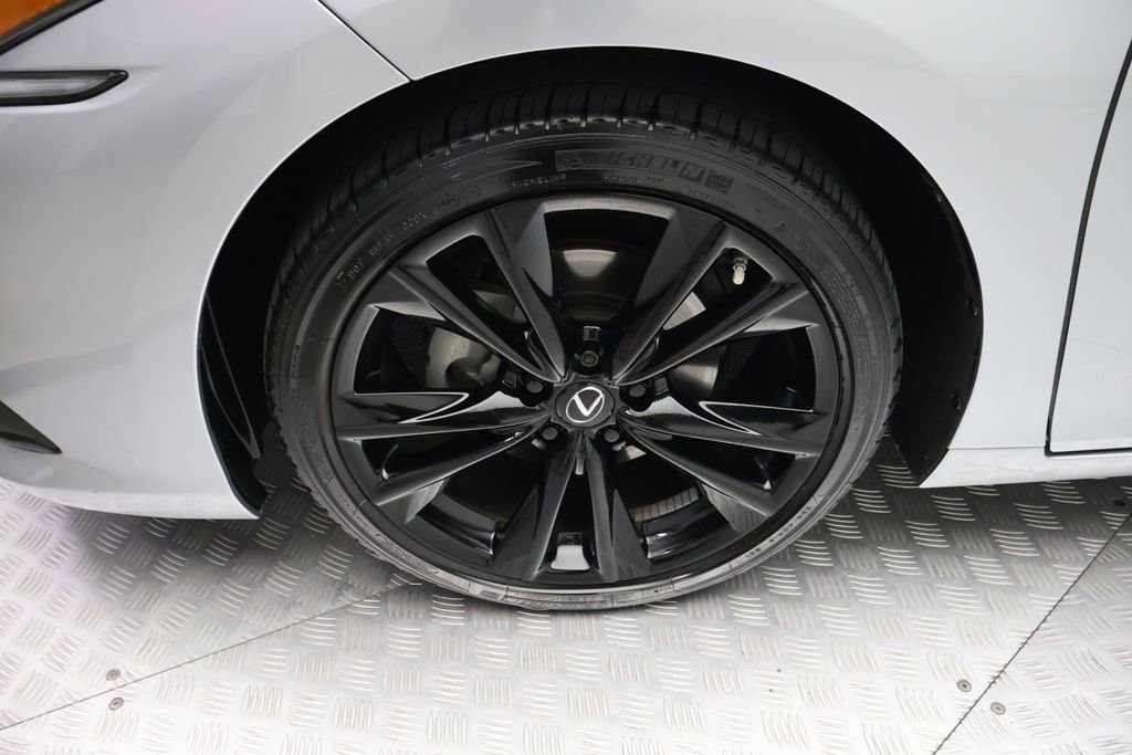 Used 2023 Lexus ES 350 F Sport w/ Accessory Package (Z2) FWD image 4
