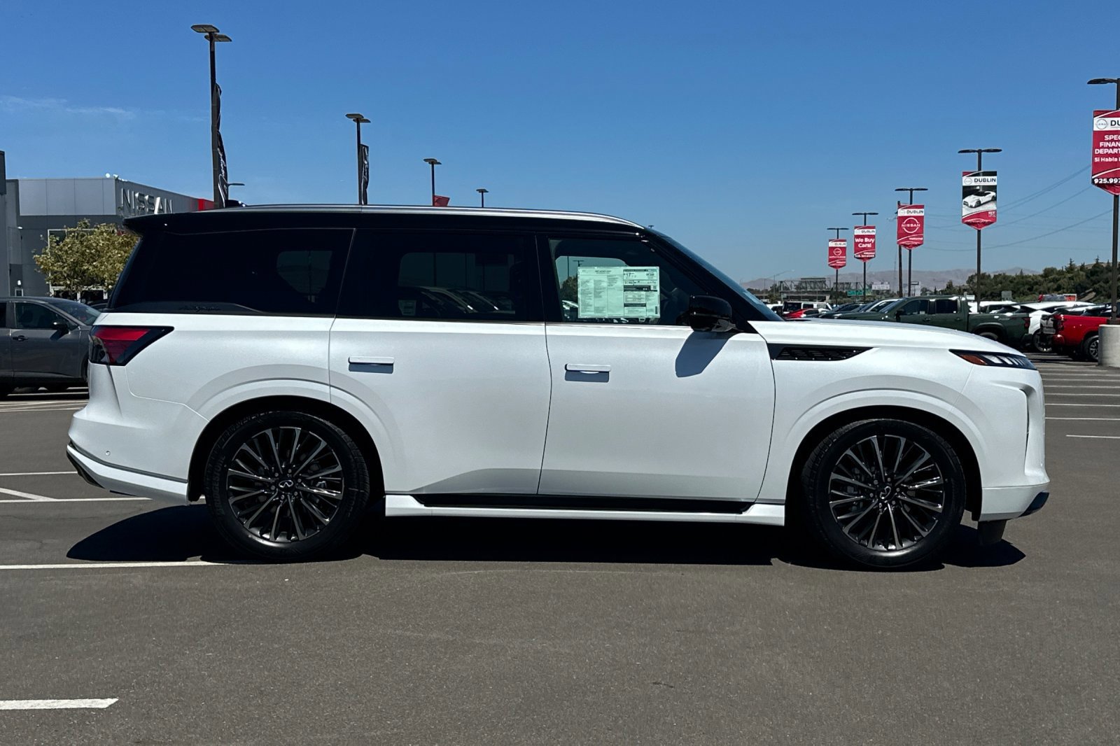 New 2027 INFINITI QX80 Autograph AWD/4WD image 3
