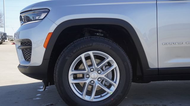 New 2026 Jeep Grand Cherokee Laredo X RWD image 5