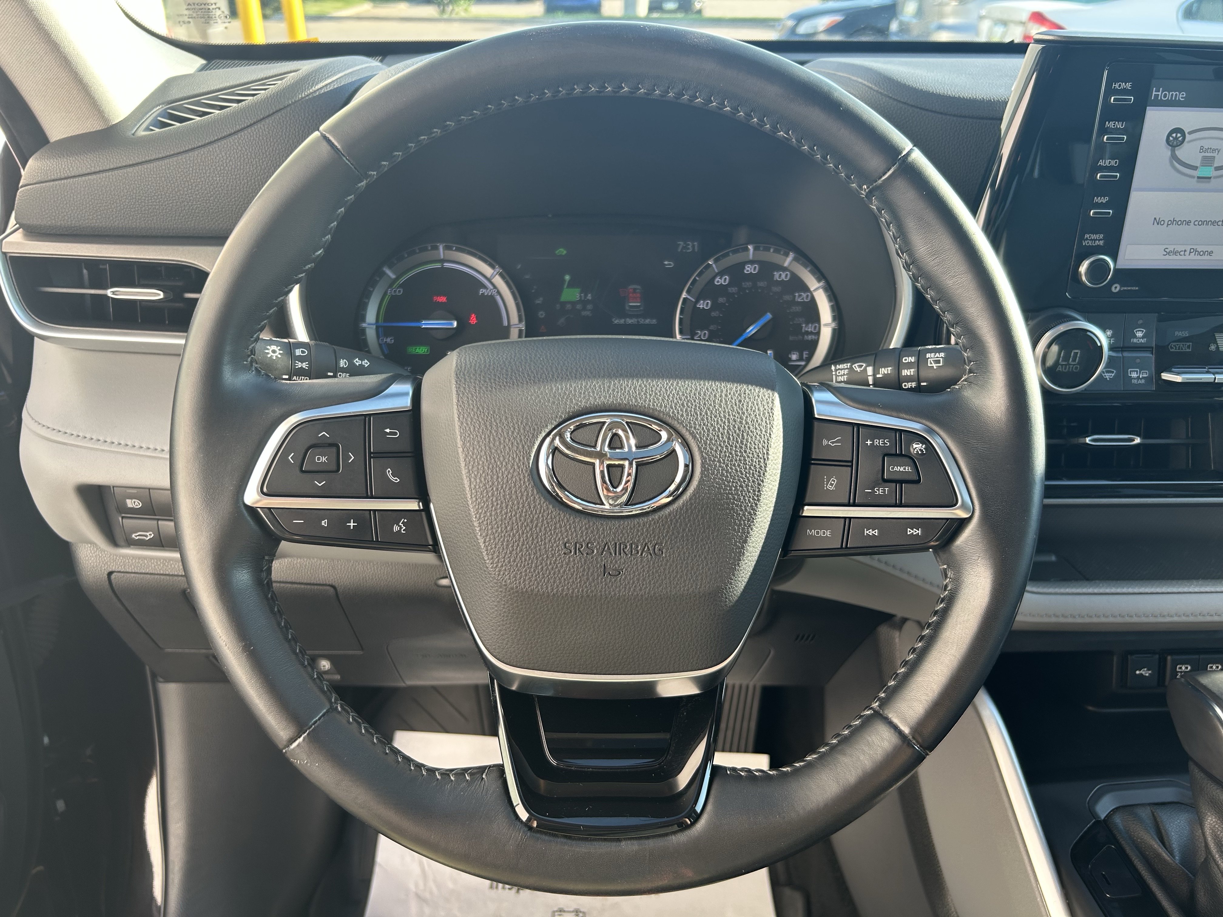 Used 2021 Toyota Highlander XLE AWD/4WD image 27