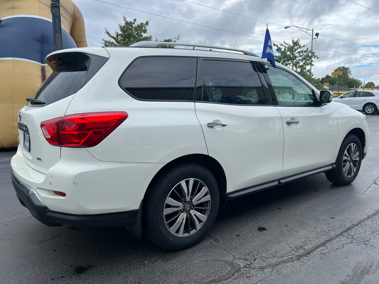 Used 2019 Nissan Pathfinder S image 5