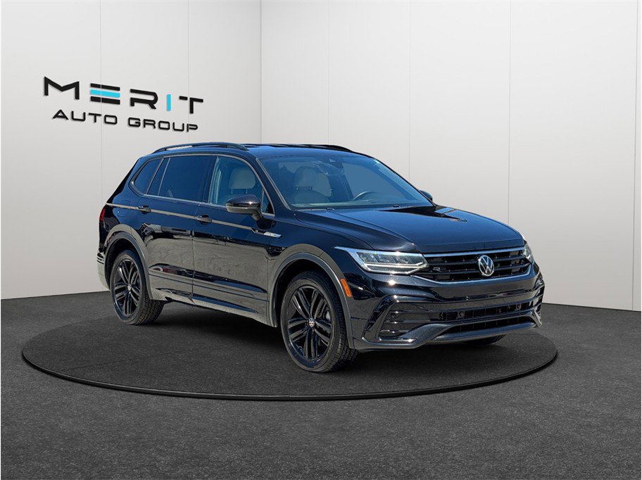 Used 2022 Volkswagen Tiguan SE R-Line FWD image 1