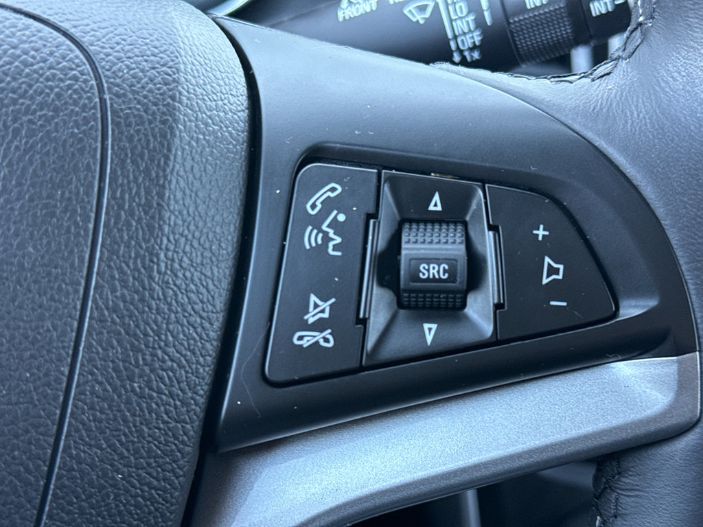 Used 2022 Chevrolet Trax LT w/ Midnight Edition image 21