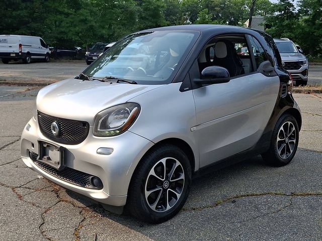 Used 2016 smart fortwo passion RWD image 5