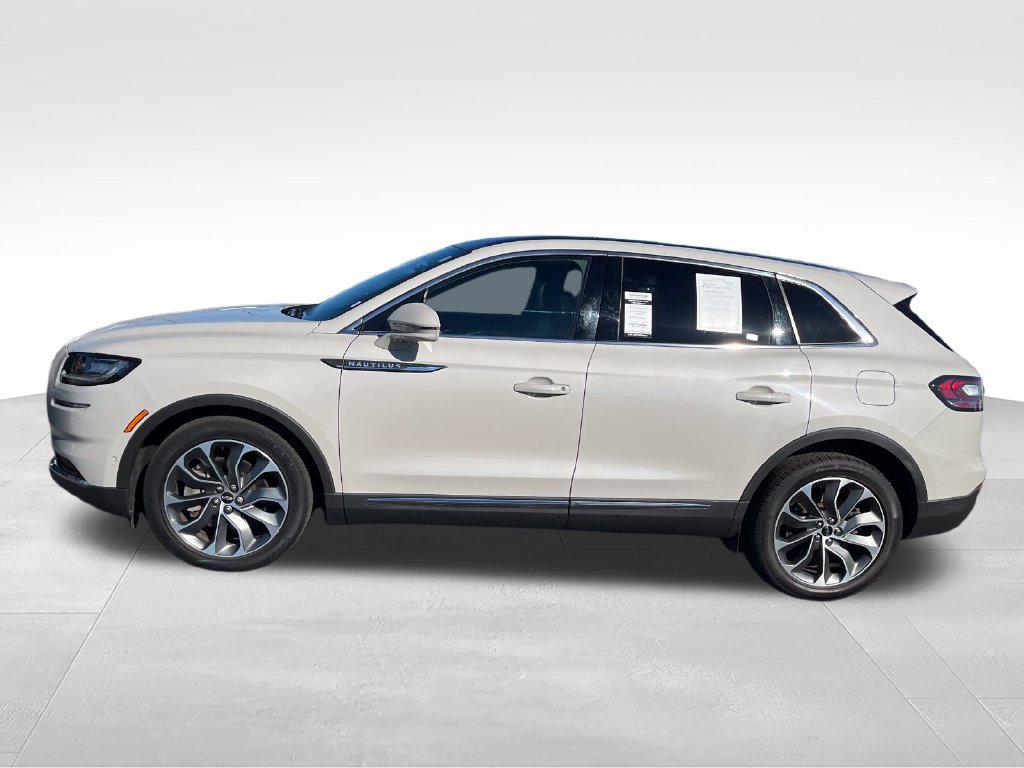 Used 2022 Lincoln Nautilus Reserve w/ Equipment Group 201A AWD/4WD image 2