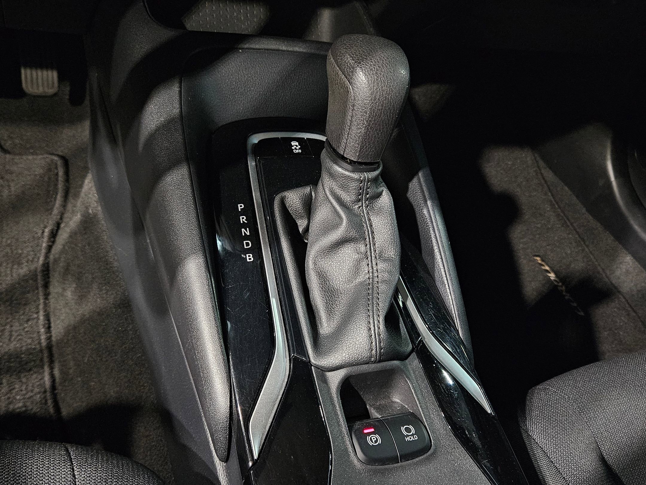 Used 2022 Toyota Corolla LE image 30