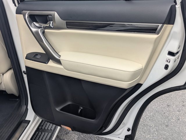 Used 2023 Lexus GX 460 Premium image 16