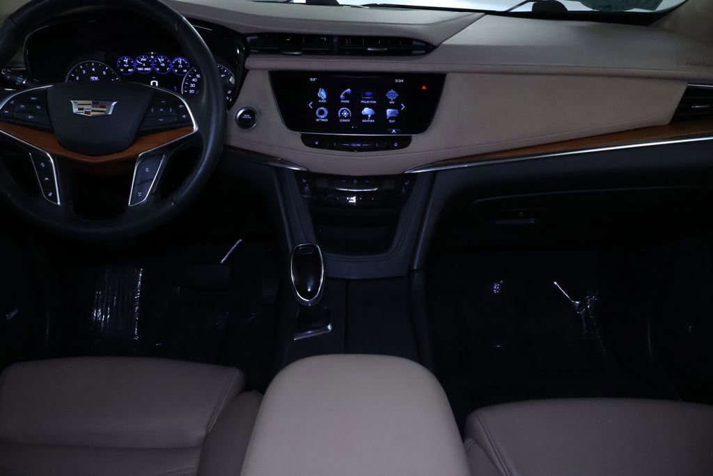 Used 2017 Cadillac XT5 Platinum w/ Driver Assist Package AWD/4WD image 18