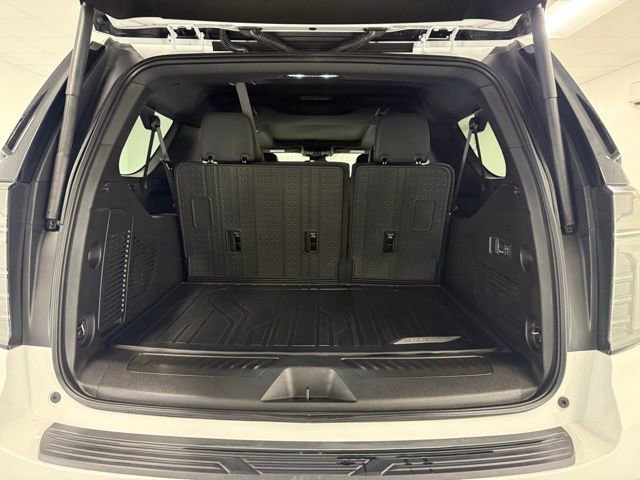 Used 2025 Chevrolet Suburban LT w/ Comfort Package image 8