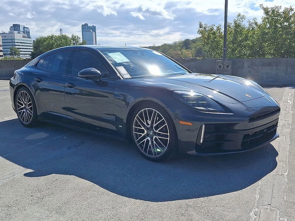 Used 2024 Porsche Panamera image 7
