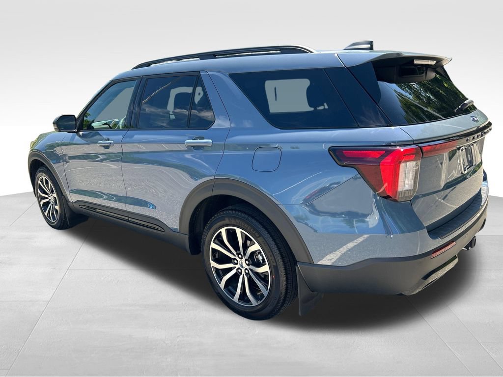 Used 2026 Ford Explorer ST-Line AWD/4WD image 3