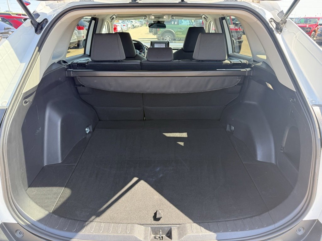 Used 2022 Toyota RAV4 XLE image 29