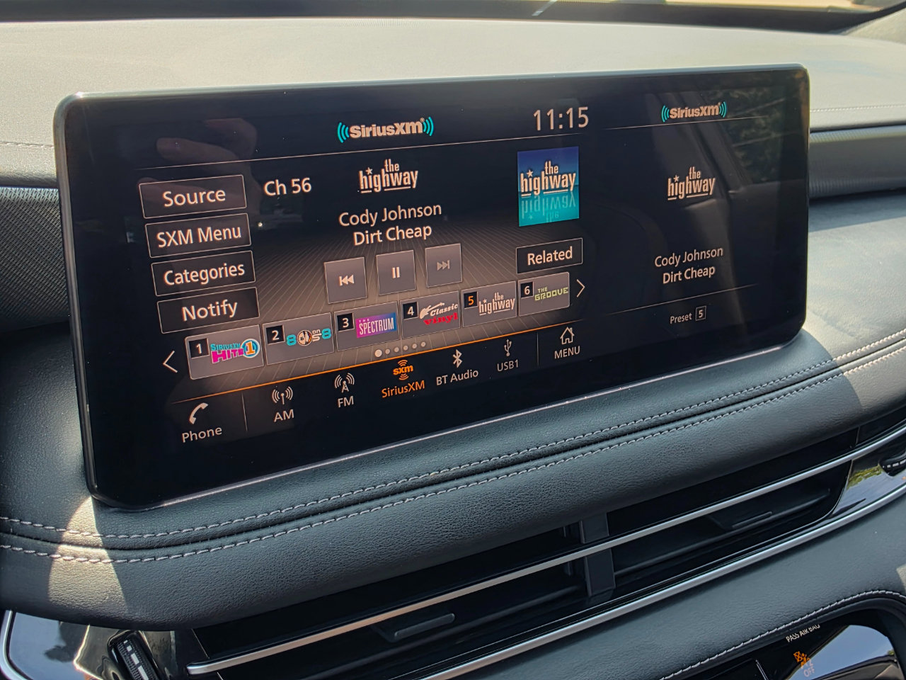 Used 2025 INFINITI QX60 Luxe w/ Black Edition image 10