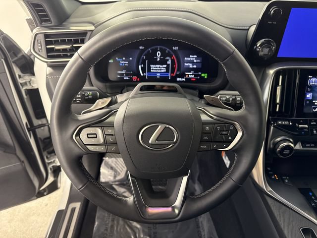 Certified 2025 Lexus LX 600 4WD w/ Interior Upgrade Package image 11