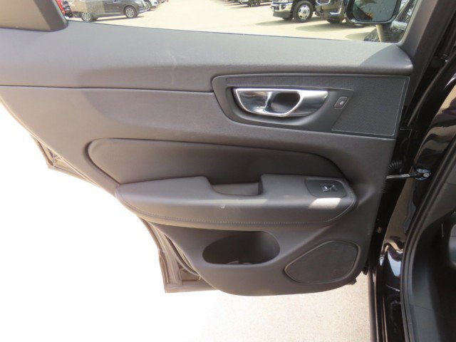 Used 2021 Volvo XC60 T5 Momentum w/ Advanced Package FWD image 18