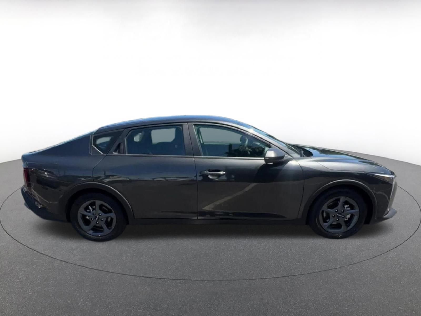 Used 2025 Kia K4 FWD image 16