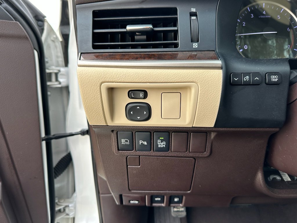 Used 2018 Lexus ES 350 w/ Luxury Package w/Wood Trim image 19