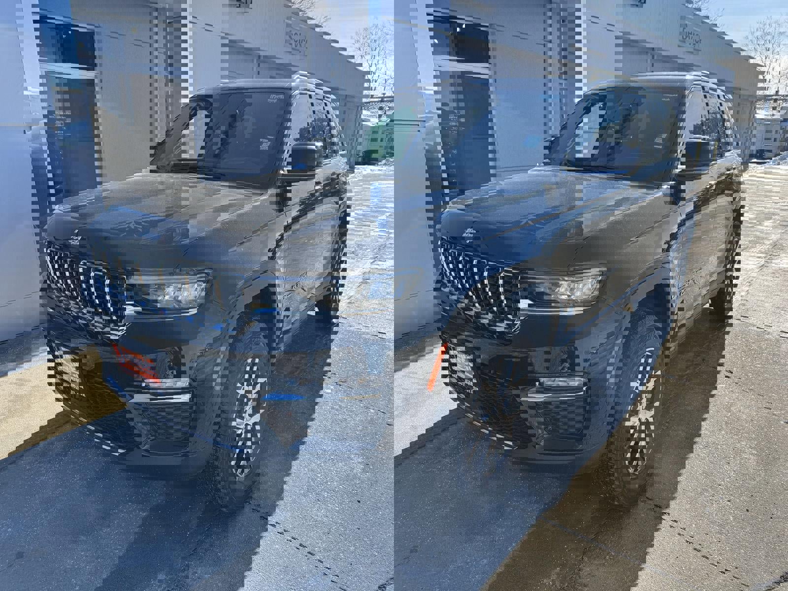 New 2025 Jeep Grand Cherokee Limited image 2