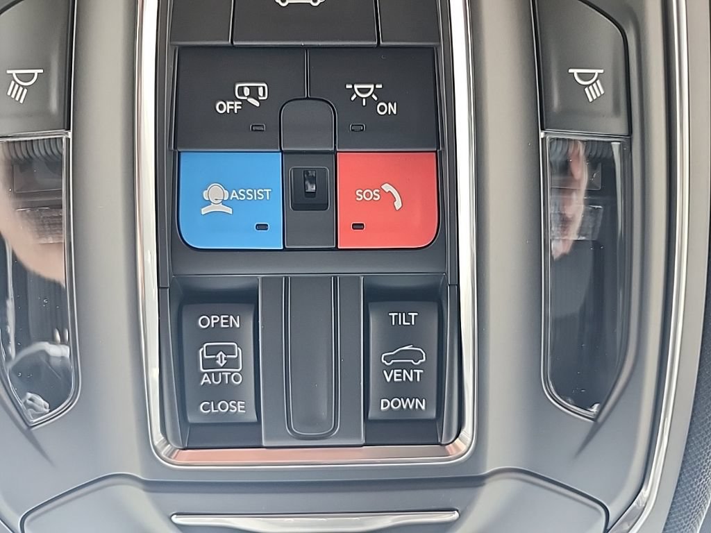 New 2026 Jeep Grand Cherokee L Laredo RWD image 32