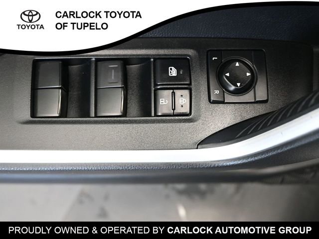 Used 2021 Toyota RAV4 XLE w/ Convenience Package FWD image 27