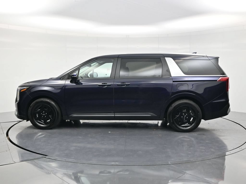 Used 2025 Kia Carnival FWD image 8