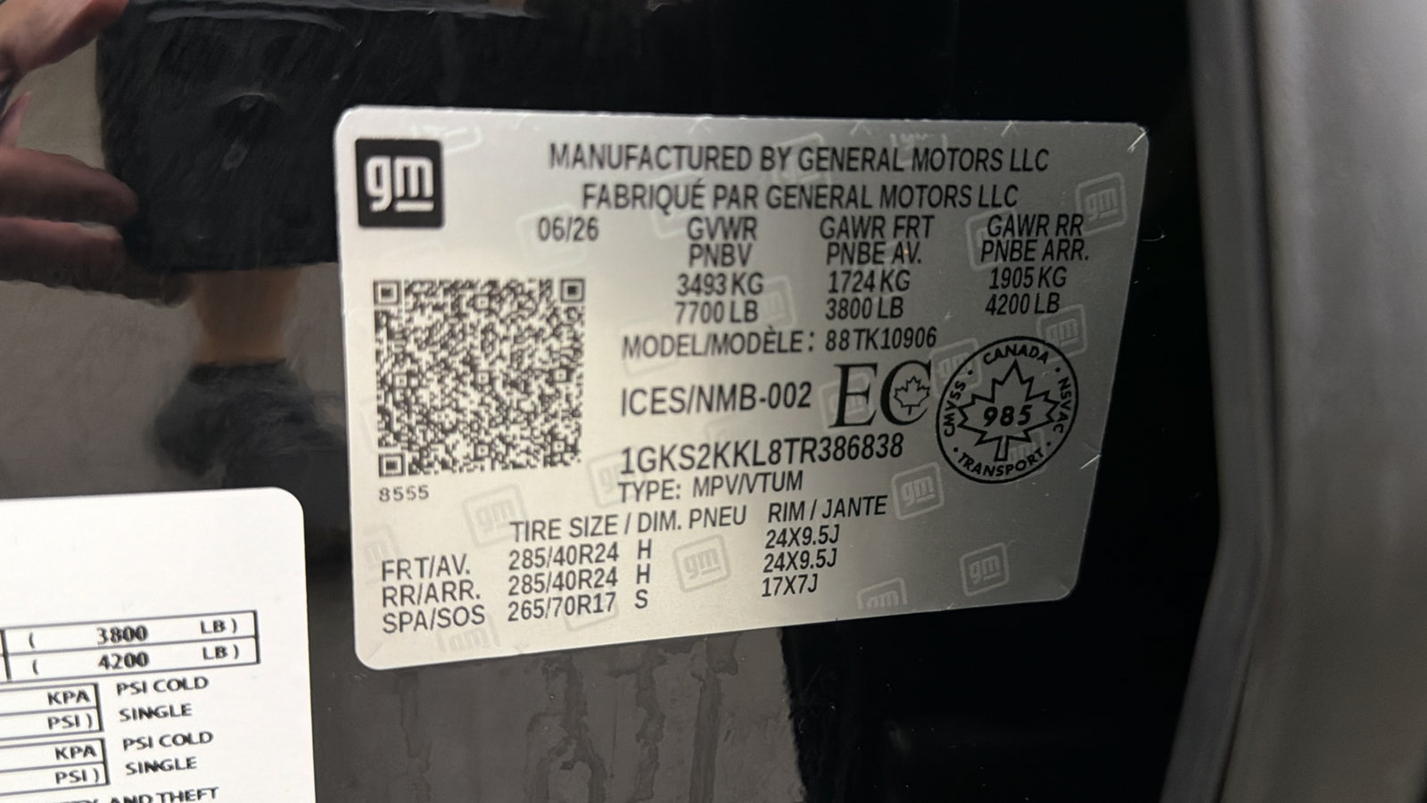 Used 2026 GMC Yukon XL Denali Ultimate w/ LPO, Floor Liner Package AWD/4WD image 41