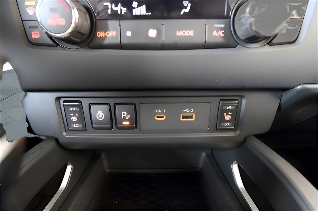 Used 2024 Nissan Frontier SV w/ SV Convenience Package image 18