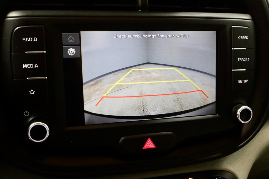 Used 2025 Kia Soul LX image 2