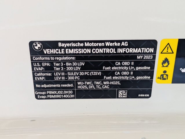 Used 2023 BMW 330e w/ Convenience Package image 25
