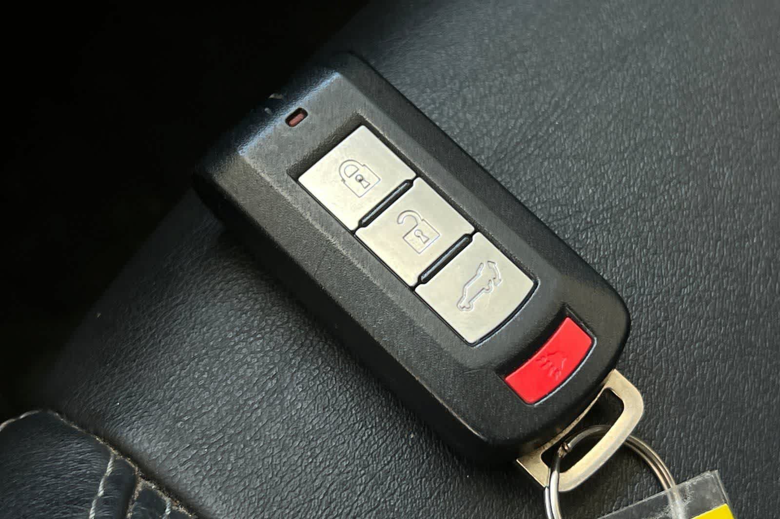 Used 2019 Mitsubishi Outlander SEL FWD image 28