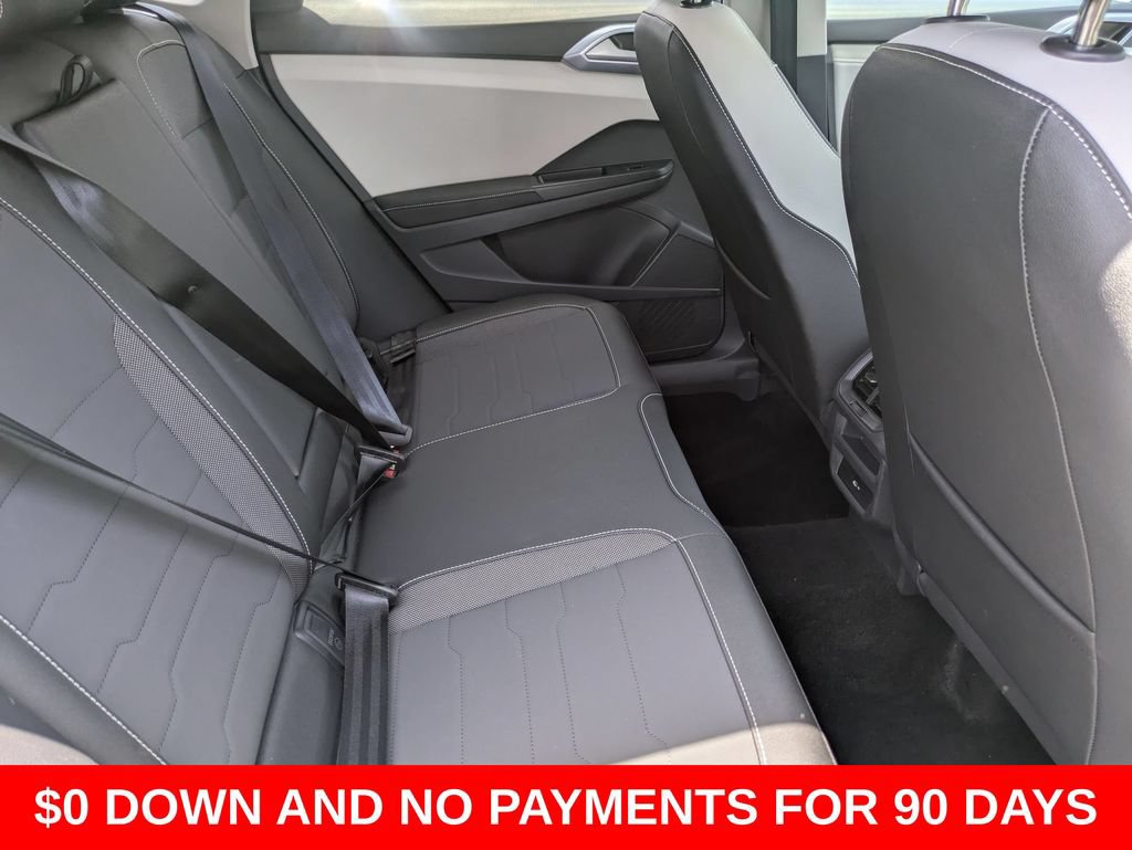 Used 2025 Volkswagen Taos SE AWD/4WD image 29
