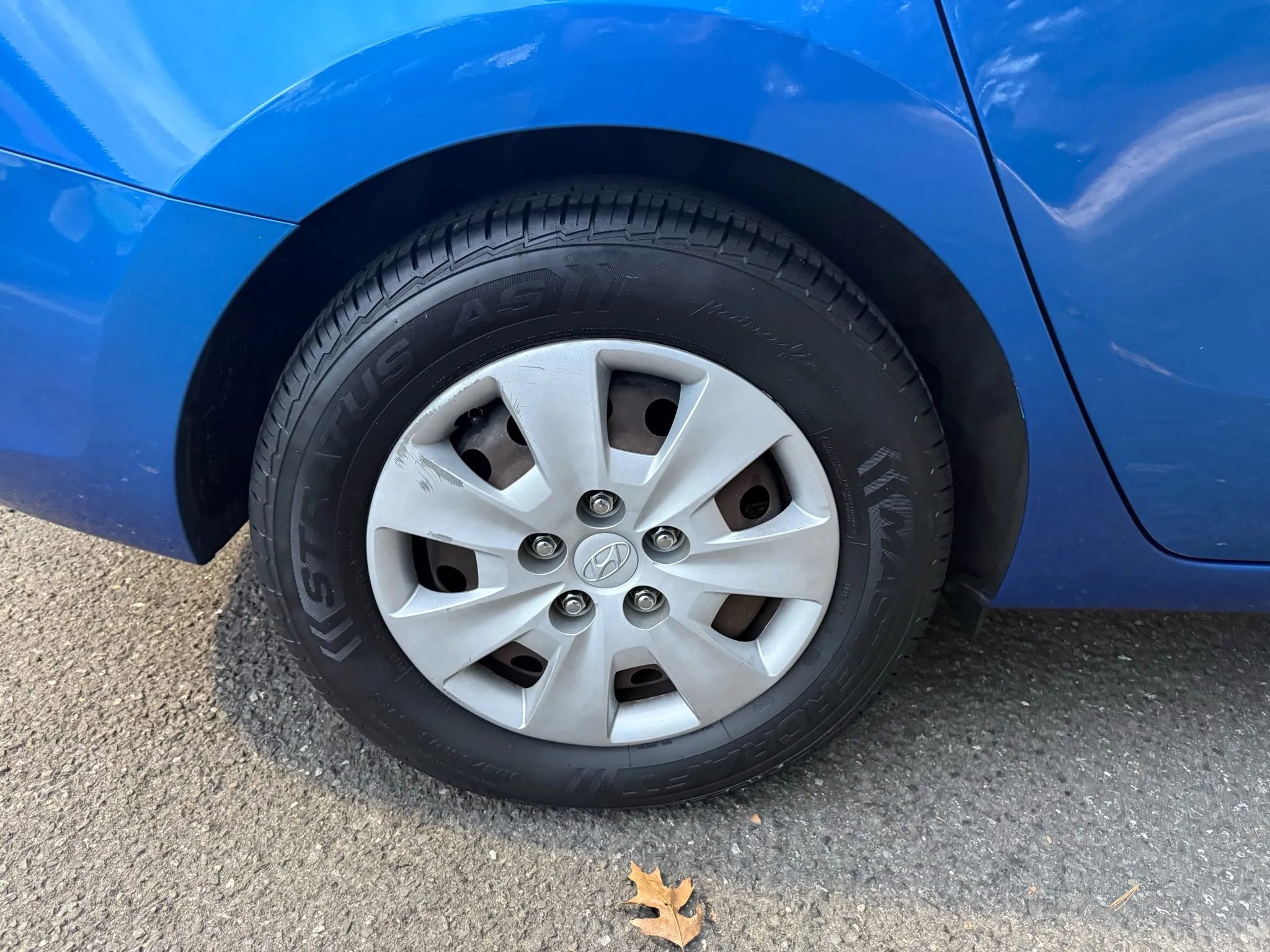 Used 2010 Hyundai Elantra GLS image 35