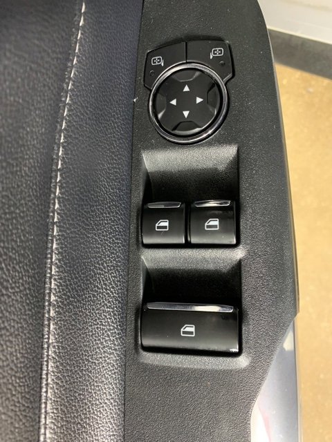 Used 2018 Ford Mustang Premium image 17