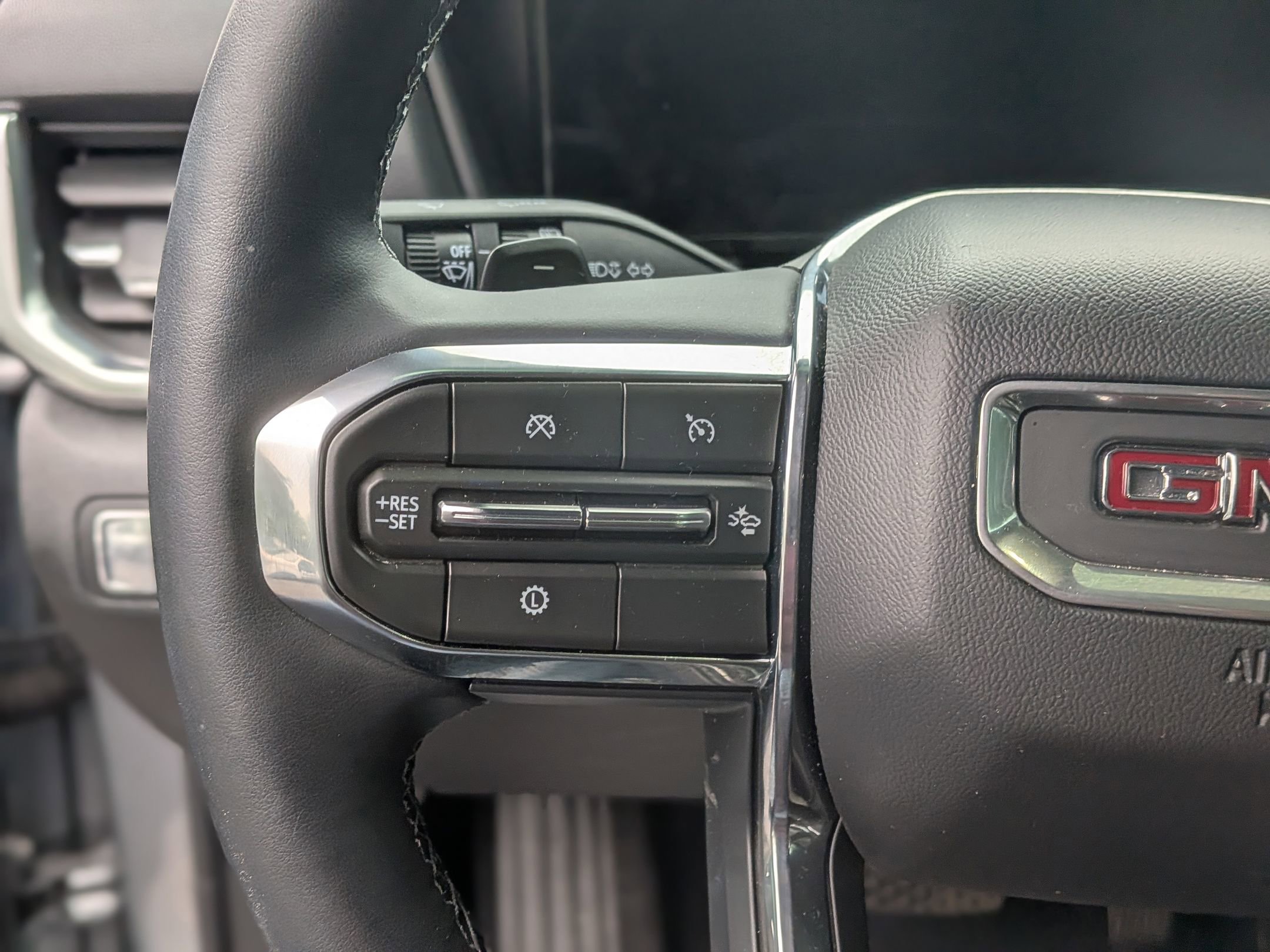 Certified 2025 GMC Terrain Elevation w/ Elevation Premium Package AWD/4WD image 21