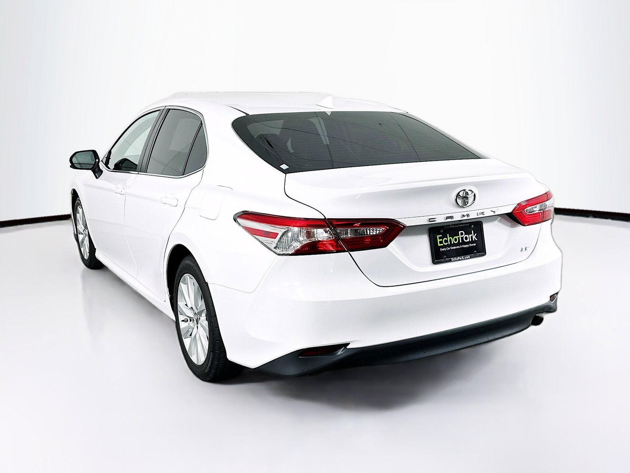 Used 2019 Toyota Camry LE image 5
