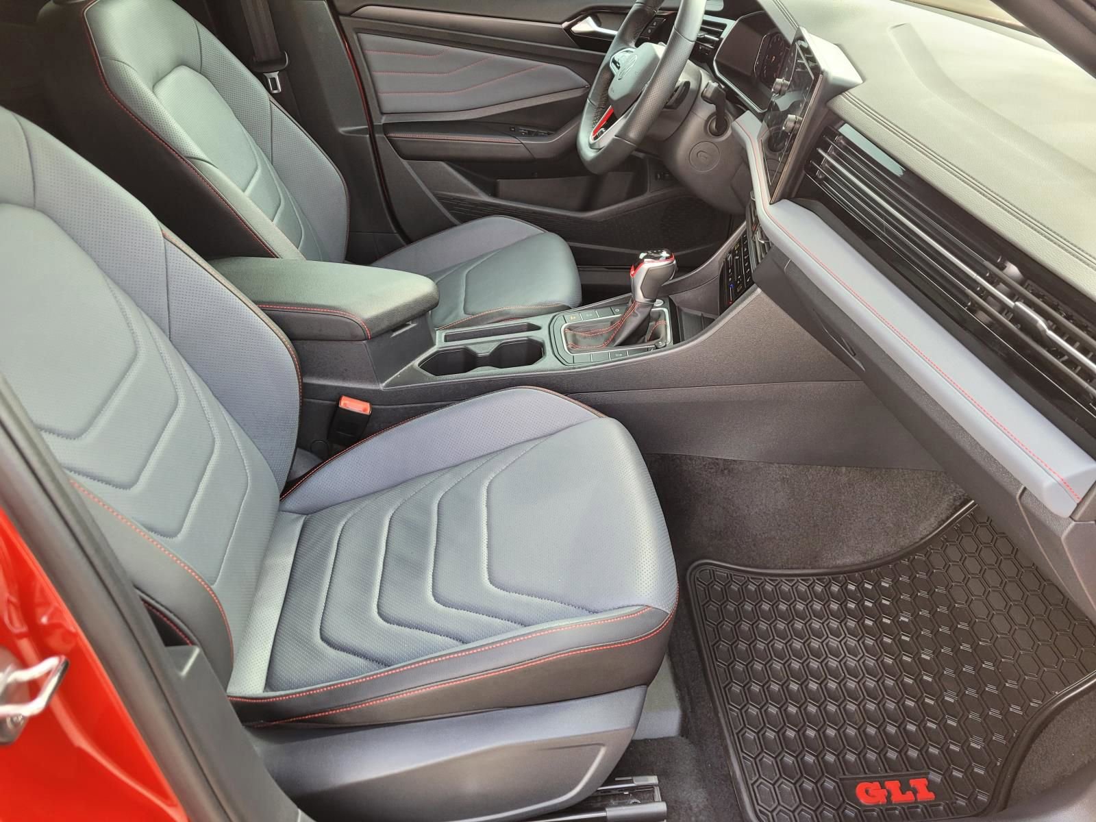 Used 2025 Volkswagen Jetta GLI Autobahn FWD image 10