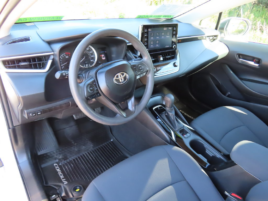 Used 2020 Toyota Corolla LE FWD image 21