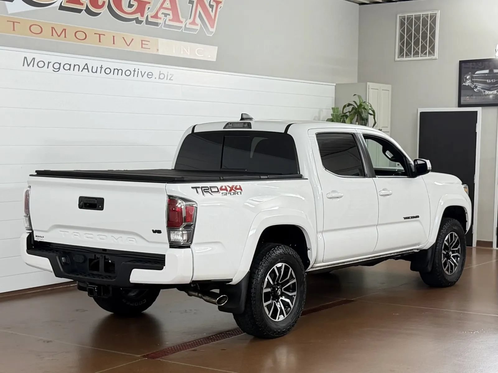 Used 2023 Toyota Tacoma TRD Sport AWD/4WD image 3
