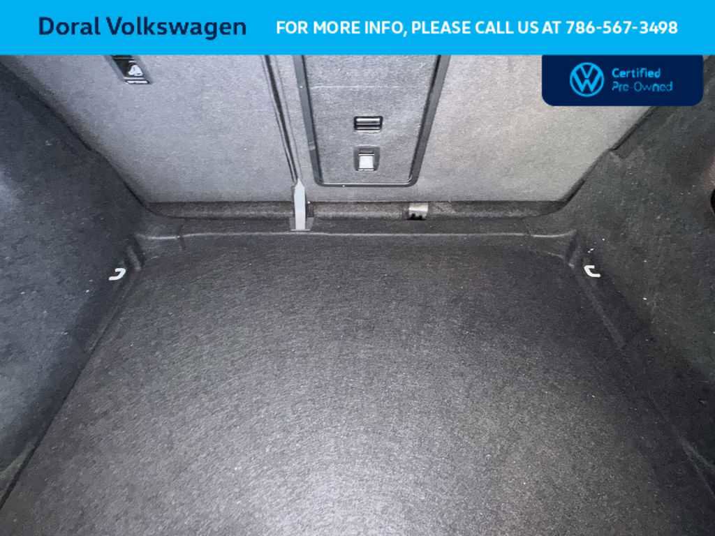 Certified 2022 Volkswagen Taos SE FWD image 25