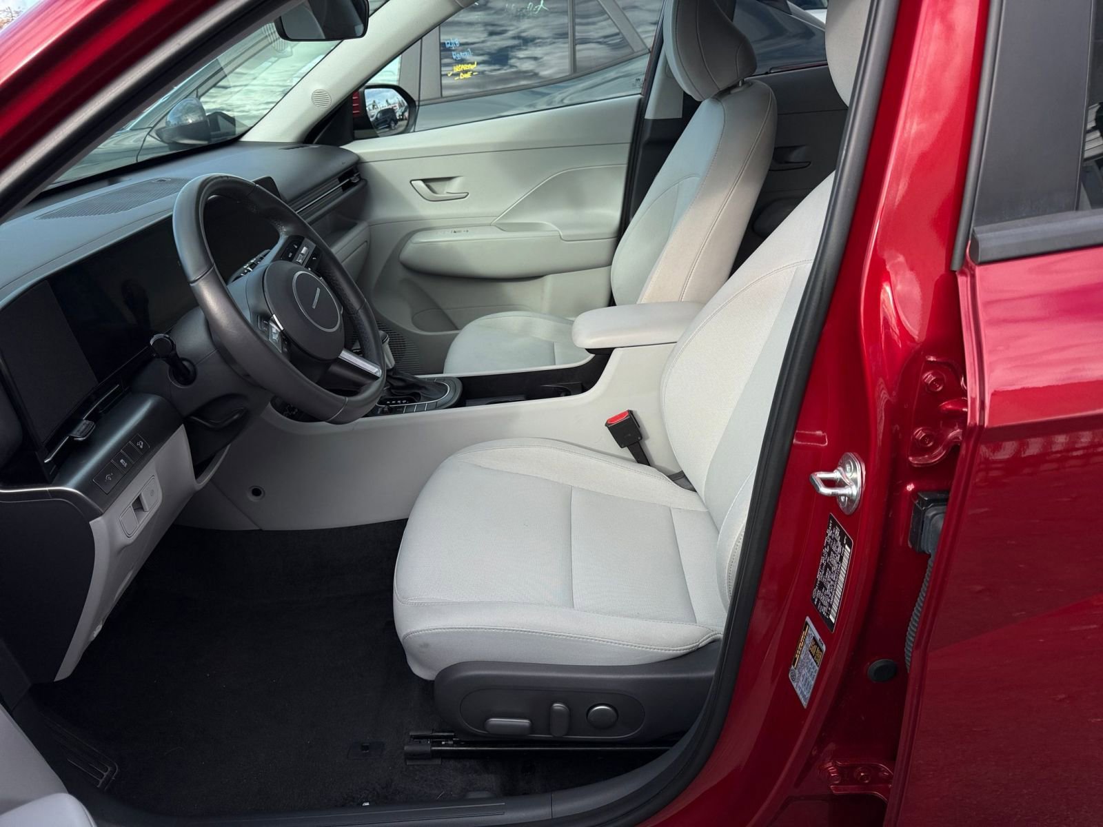 Used 2025 Hyundai Kona SEL AWD/4WD image 28